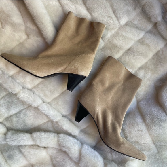 Zara size 39 light tan cream suede ankle boots brand new - Picture 1 of 5